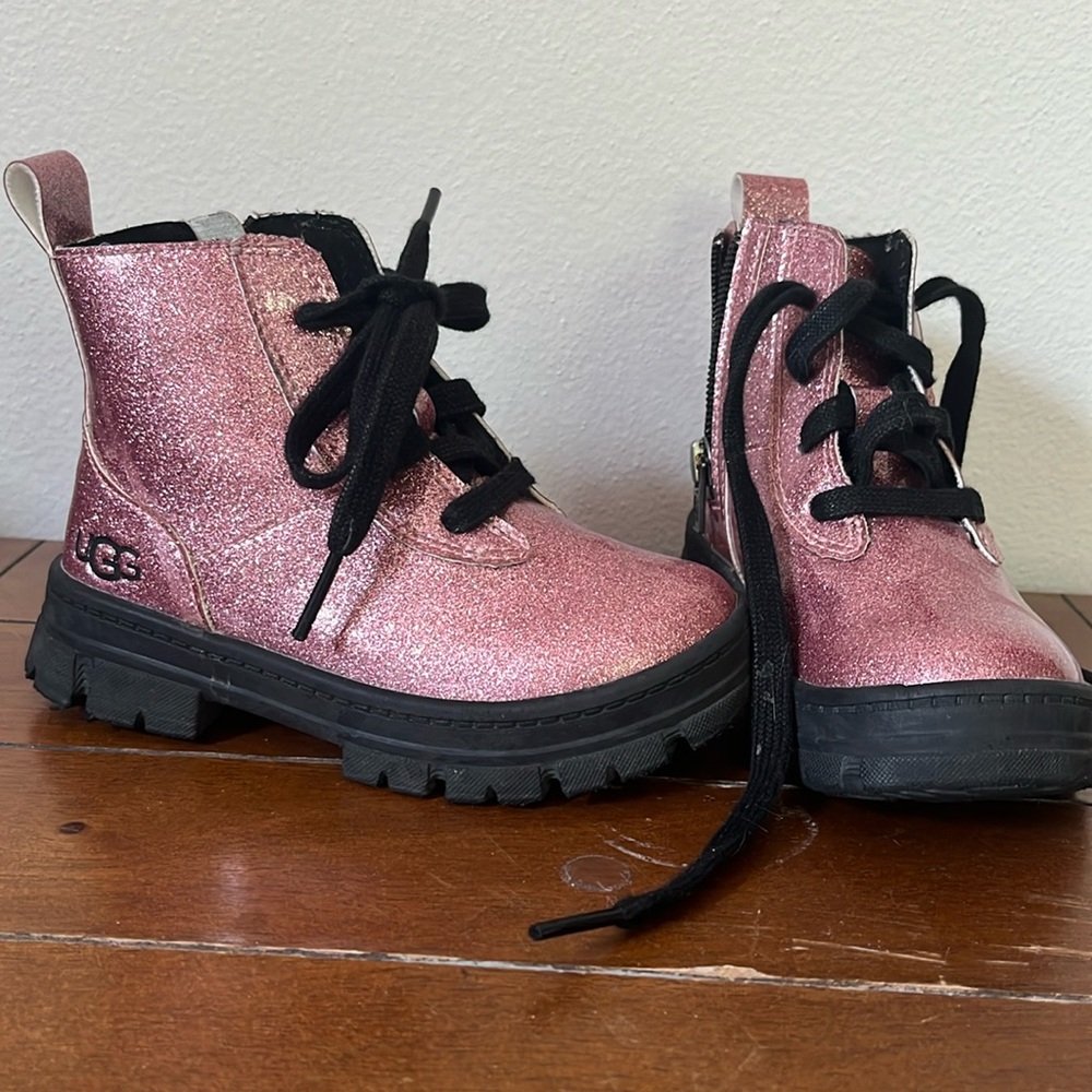Toddler Girl size 9 pink glitter UGGS!!
